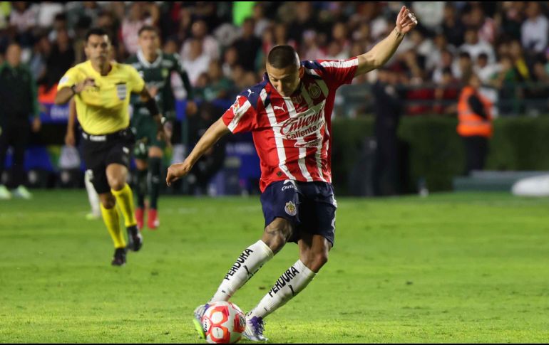 Chivas necesita dinamismo y explosividad en el ataque, por ello y, tras su actuación en la contra León, Efraín Álvarez apunta a ser titular en el duelo ante San Luis. IMAGO7