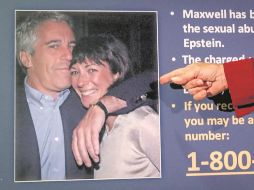 Ghislaine Maxwell contestó preguntas sobre 100 personas diferentes. AP