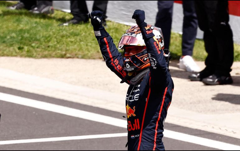 A pesar de arrancar segundo en la parrilla, Verstappen no tardó en tomar el mando. AFP / S. Wohlfahrt