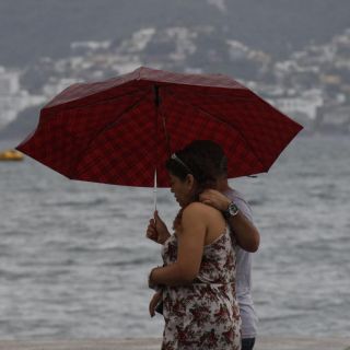 Puede que la TORMENTA arrecie en Puerto Vallarta