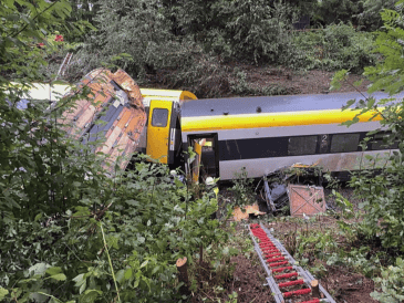 En el tren que se descarriló en el sur de Alemania viajaban al menos cien pasajeros. EFE/EPA/NONSTOPNEWS