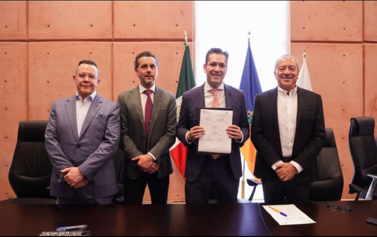 El Consejo Regulador del Tequila (CRT) y el Gobierno de Jalisco, a través de la Coordinación General Estratégica de Crecimiento y Desarrollo Económico, firmaron un convenio de colaboración para la protección e impulso del tequila en México y el extranjero. EL INFORMADOR / J. Velazco