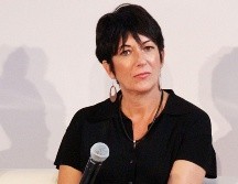Ghislaine Maxwell fue condenada en 2022 a 20 años de prisión por delitos federales relacionados con el tráfico sexual de menores. AFP / ARCHIVO