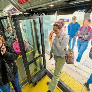 Sindicato y empresa acuerdan eliminar cualquier riesgo de suspensión del Peribús