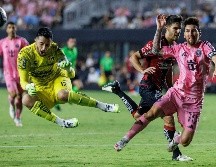 El técnico destacó que admira al astro argentino por su juego cerebral y controlado, por lo que su actitud en esta ocasión le resultó inesperada. EFE/C. HERRERA.