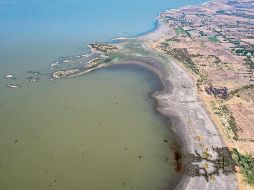 Vista aérea del lago de Chapala, uno de los recursos hídricos más importantes de Jalisco. EFE