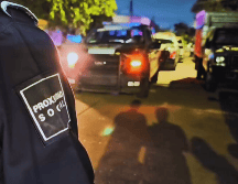 Personal de Servicios Médicos municipales acudieron al lugar para brindar atención médica a la víctima, sin embargo, solamente corroboraron el deceso del hombre. ESPECIAL