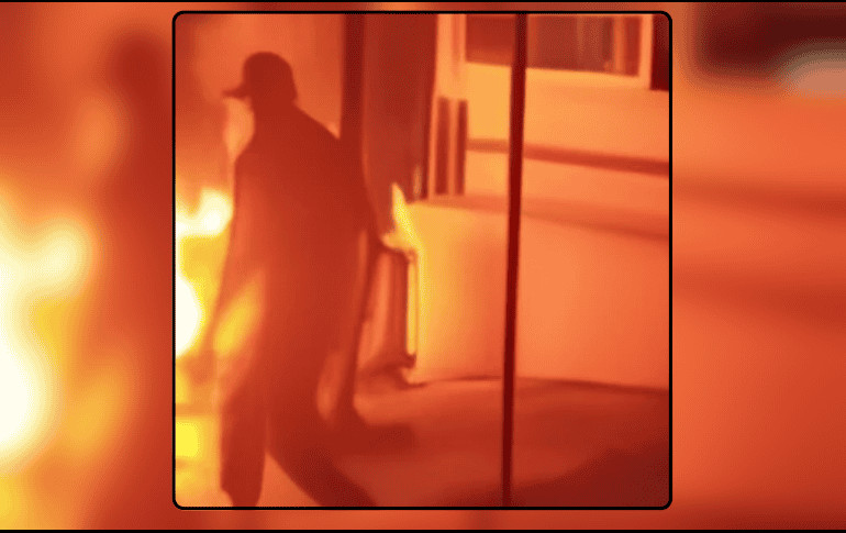 En redes sociales circularon videos donde se aprecia fuego que sale del interior de la prisión y se puede ver una intensa movilización por parte de las autoridades para intentar contener a los reos. ESPECIAL