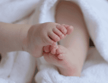 El sábado 26 de julio  Lindsey Pierce, de 35 años, y Tim Pierce, de 34 años, recibieron a su hijo Thaddeus Daniel Pierce. ESPECIAL