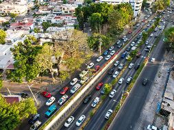Juan Manuel Chávez Ochoa expuso que el acceso sur de la ciudad, por donde transita López Mateos, es utilizado diariamente por más de 150 mil vehículos, 23 rutas de transporte público y más de 4 mil tractocamiones proveniente del puerto de Manzanillo. EL INFORMADOR / ARCHIVO