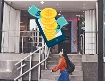 Permite enviar recursos en euros, libras esterlinas, francos suizos, coronas suecas, yenes japoneses, dólares canadienses y dólares estadounidenses. SUN / ARCHIVO