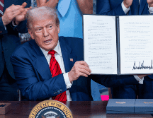 Estos nuevos aranceles comenzarían a aplicarse 21 días después de la firma. EFE