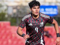 Carrillo llegó a las filas del conjunto de Róterdam, procedente de las fuerzas básicas de Santos Laguna. X/ @stephanocarrillo.