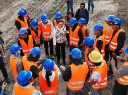 También buscan ofrecer créditos accesibles para familias que ganen entre uno y dos salarios mínimos. ESPECIAL / X / @Claudiashein