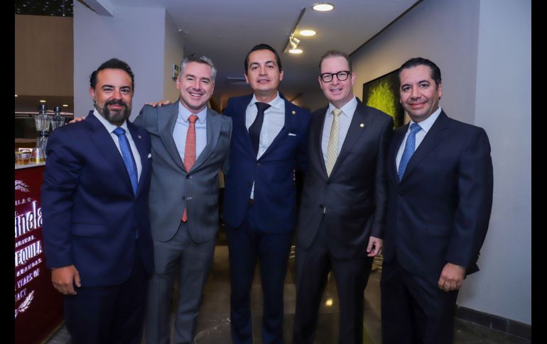 Diego Bouquet, Checo Barrera, Joel Hernández, David Bercovici y Juan Carlos Orea durante el 137 aniversario de la Cámara de Comercio de Guadalajara. GENTE BIEN JALISCO / Revista del 15 de agosto 2025