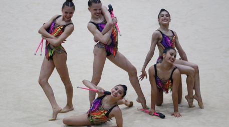 El equipo de gimnasia mexicano que se colgó la presea dorada en la jornada de ayer. X/conadeoficial