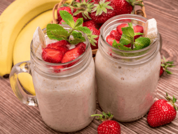 Puedes endulzar con un poco de miel o stevia y añadir leche o bebida vegetal al gusto. CANVA