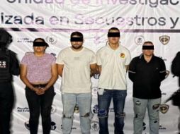 Andrés Felipe “N”, Yahir Franco “N”, Hosnader Alfredo “N” —de nacionalidad colombiana— y Jennifer Yessica “N” —mexicana—, quedaron detenidos para que respondan por el delito de extorsión. ESPECIAL / Fiscalía de Jalisco