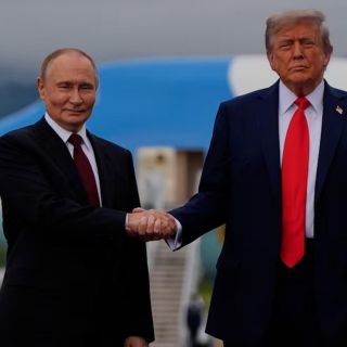 Trump y Putin llegan a Alaska; sostendrán reunión sobre Ucrania