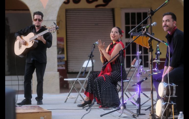 A  D’rumbaos Gipsy Collective se suma la presencia de la bailaora Diana León. CORTESÍA