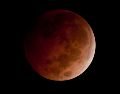 La famosa Luna de Sangre es la forma popular de llamar a un eclipse lunar total, el cual ocurre cuando la Tierra se interpone entre el Sol y la Luna, proyectando su sombra sobre el satélite. NOTIMEX/ ARCHIVO