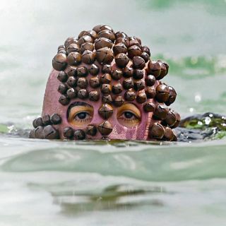 Cuerpos, espacios y agua: dos miradas que transforman la percepción