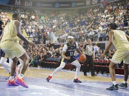 Con casi tres mil aficionados presentes en el inmueble del Parque Ávila Camacho, la quinteta tapatía dejó claro que “la casa se respeta”. CORTESÍA/ ASTROS DE JALISCO.