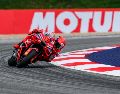 Marc Márquez logra su sexto triunfo doble consecutivo después de una estratégica carrera en Austria sobre el sorprendente Aldeguer y Bezzecchi. EFE/ M. SLOVENCIK.