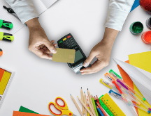 HSBC también sugirió aprovechar promociones y comparar precios, además de usar meses sin intereses únicamente para artículos duraderos, como equipos tecnológicos. ESPECIAL / CANVA