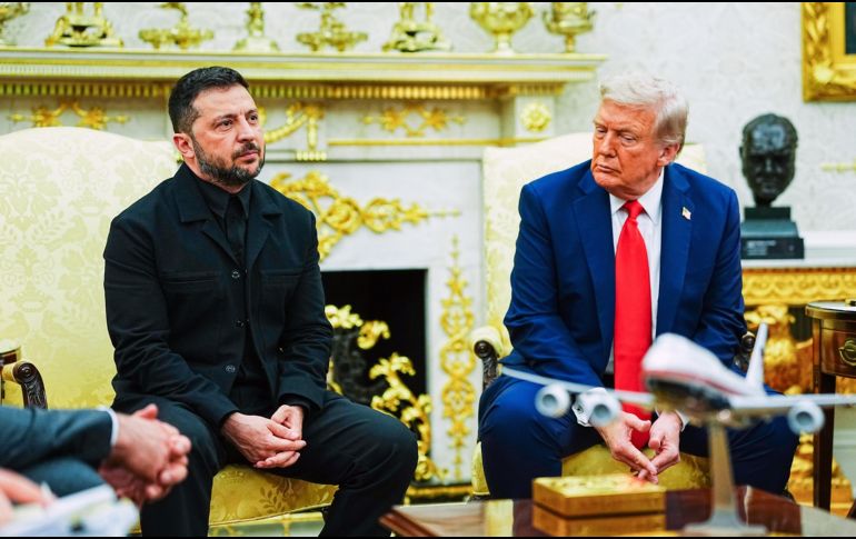 Donald Trump durante las conversaciones con Volodímir Zelenski en la Casa Blanca. EFE/A. Schwartz