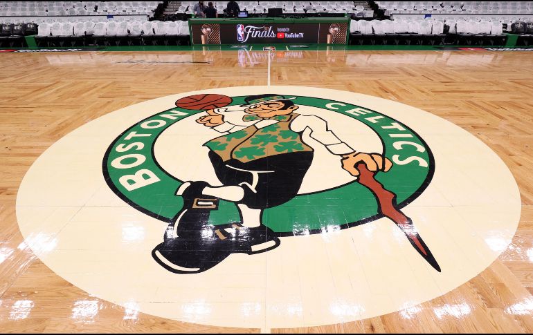 La NBA aprobó el acuerdo por unanimidad la semana pasada, y el martes se intercambió el dinero. AFP / ARCHIVO