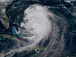 Las alertas por corrientes marinas se extendieron desde Florida hasta Nueva Inglaterra, mientras que la ciudad de Nueva York cerró sus playas. AP