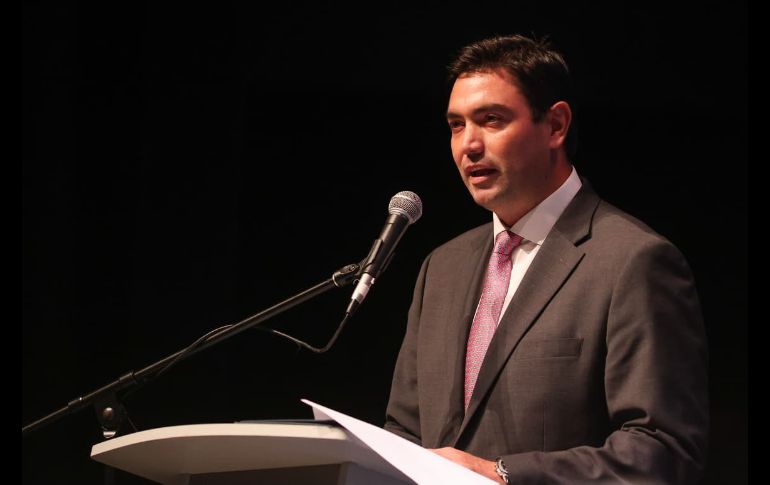 Cada rostro reflejaba una historia distinta, un recorrido personal de esfuerzo y aprendizaje, y la inquietud de saber qué deparará el destino en sus caminos a partir de este acto académico, apadrinados por Juan Carlos Álvarez del Castillo Barragán. EL INFORMADOR/ H. Figueroa