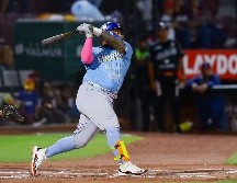Willie Calhoun tuvo una gran actuación con tres carreras impulsadas, dos hits, un jonrón y una carrera. CORTESÍA/Charros de Jalisco