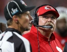 ANDY REID. El incidente ocurrió unos meses después de que el entrenador llevó a los Chiefs a repetir el campeonato del Super Bowl, su tercer título en cinco años. AFP / ARCHIVO