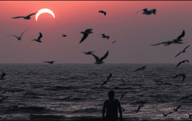 Debido a que es nombrado como el eclipse más largo del siglo, ha surgido la duda de cuánto tiempo durará más en comparación con el eclipse solar total que presenciamos el 8 de abril de 2024. AFP/ ARCHIVO