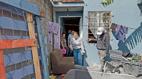 La alcaldesa María Elena Farías culpó a las autoridades de Juanacatlán por no abrir las compuertas instaladas en el Puente del Río Santiago. Eso detonó que se desbordara el cauce con la tormenta y se afectara a las familias del fraccionamiento Las Lilas, entre otros. CORTESÍA