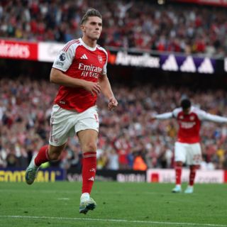Arsenal golea a Leeds United; doblete de Gyökeres y debut de Max Dowman