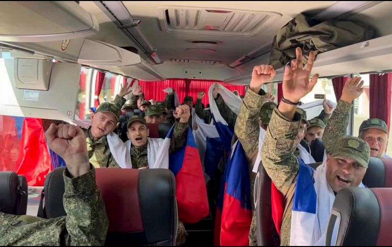 Durante este verano Rusia y Ucrania realizaron varios intercambios de prisioneros y cuerpos de soldados caídos en combate. EFE/RUSSIAN DEFENCE MINISTRY