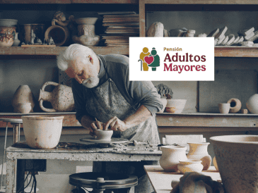 Ante la posibilidad de reincorporarse a un empleo, muchos adultos mayores se preguntan si corren peligro de perder la Pensión Bienestar. UNSPLASH/ V. Gariev