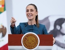 La presidenta de Mexico, Claudia Sheinbaum, habla durante una rueda de prensa este lunes, en el Palacio Nacional de la Ciudad de Mexico. EFE/ M. Guzmán