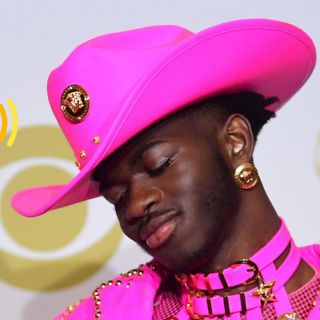 Lil Nas X enfrenta cuatro acusaciones tras caminar desnudo en Los Ángeles