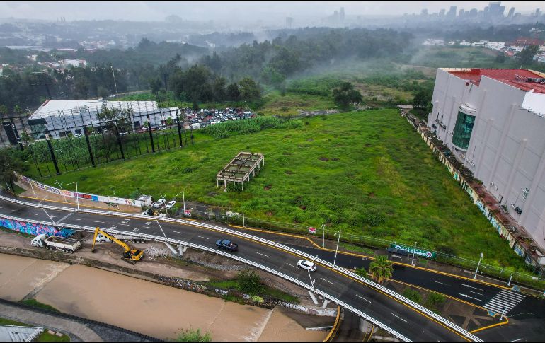 La construcción de una torre de departamentos debe verse como una amenaza más a la impermeabilización de Guadalajara y a la falta de infiltración de agua en el subsuelo. EL INFORMADOR / A. Navarro