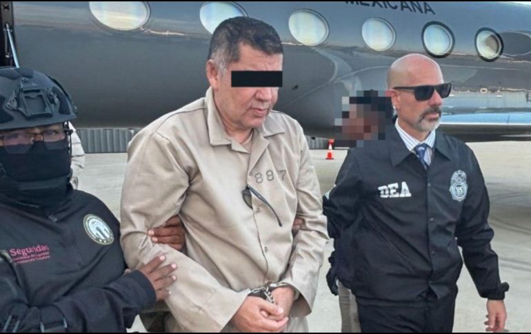 El Cuini, uno de los 26 narcotraficantes que México entregó a Estados Unidos el 13 de agosto, inicia su juicio en EE. UU. después de haber permanecido 10 años detenido en su país. EFE/ @DEAHQ.