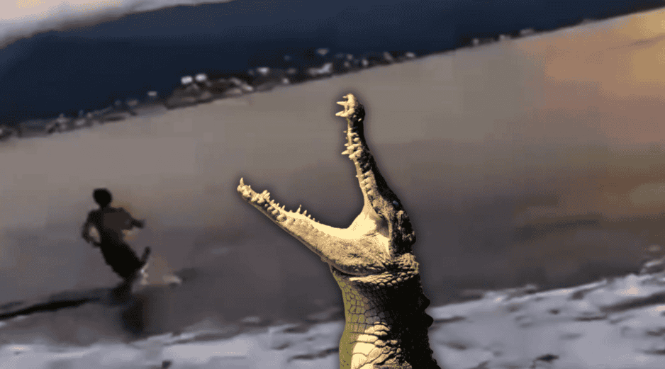 Un hombre advierte a los bañistas sobre la presencia de un cocodrilo en el mar, pero un joven que está a la orilla no se da cuenta de que el animal se localiza a su lado. ESPECIAL