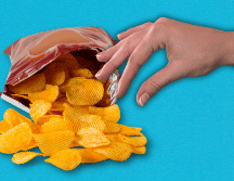 Quienes reportan carencia nutricional tampoco pueden dejar de picotear alimentos entre comidas o a lo largo del día. ESPECIAL / CANVA