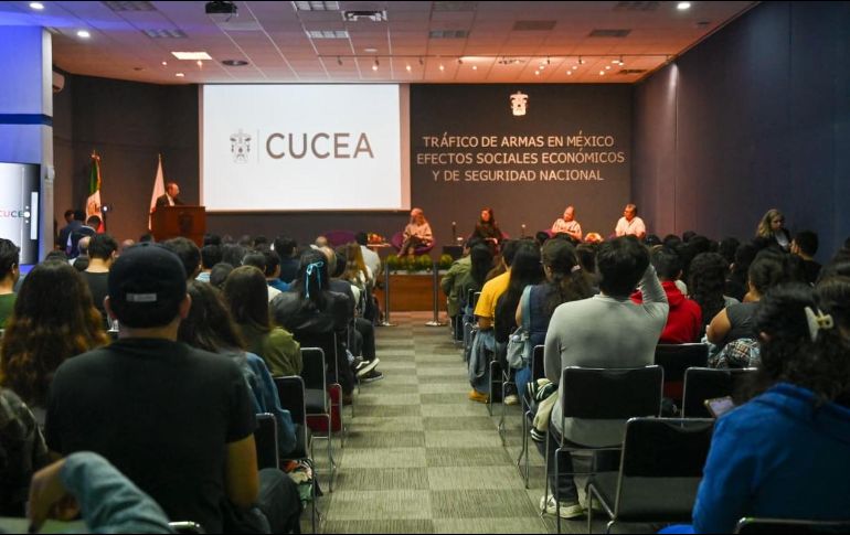 Se llevó a cabo en CUCEA el foro Tráfico de Armas en México: Efectos Sociales y Económicos. ESPECIAL