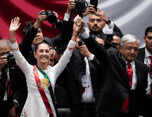 La Presidenta de México, Claudia Sheinbaum, junto a Andrés Manuel López Obrador, en una imagen de la toma de posesión el 1 de octubre del año pasado. EFE / ARCHIVO