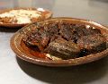 El secreto de su sabor está en el adobo: una salsa espesa y llena de especias que se prepara con chiles secos, ajo, cebolla, laurel, clavo, comino y orégano, entre otros ingredientes. EL INFORMADOR / ARCHIVO