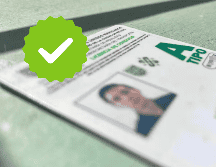 Los documentos de identificación, como las licencias de conducir, cuentan con elementos de seguridad que sirven para verificar su autenticidad. SUN / ARCHIVO
